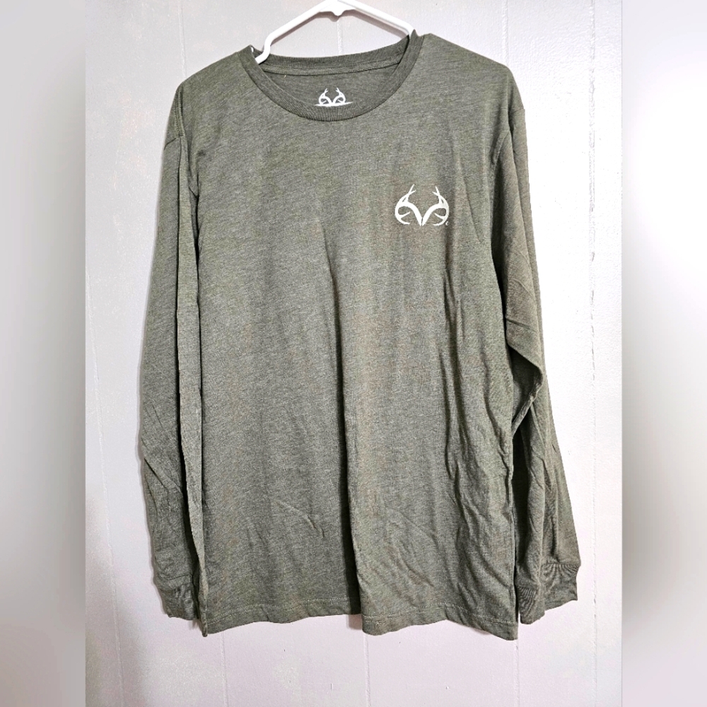 NWT Realtree long sleeve tee